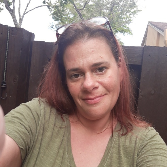 Meet your Posher, Tara - Picture 1 of 1